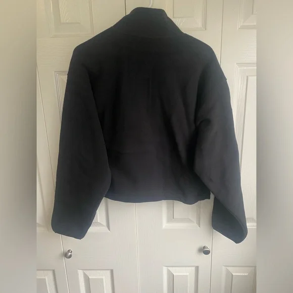 New Aritzia Black "Lena" TNA Cropped 1/2 Half-zip Fleece Sweater in size M - Picture 7 of 11
